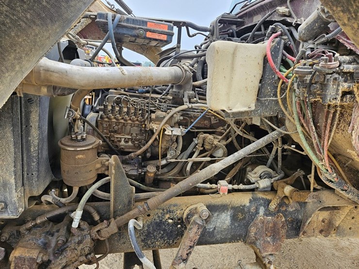 1995-ford-l8000-image-9