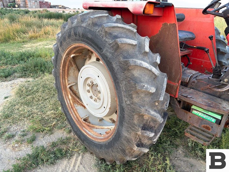massey-ferguson-383-image-10