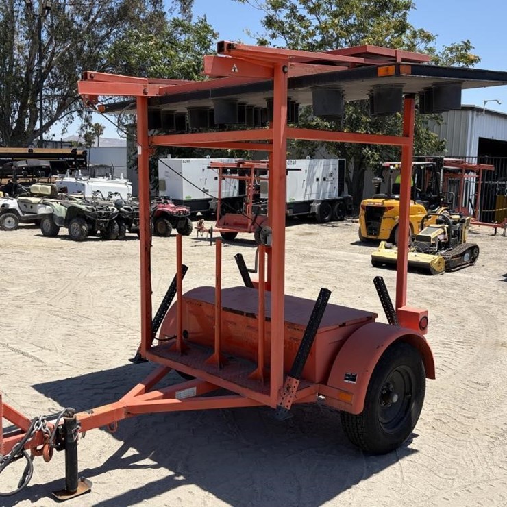 2013 Myers and Sons Hi-Way Safety Arrowboard Trail