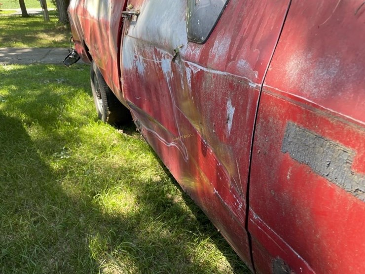 1993-dodge-ram-truck-image-5