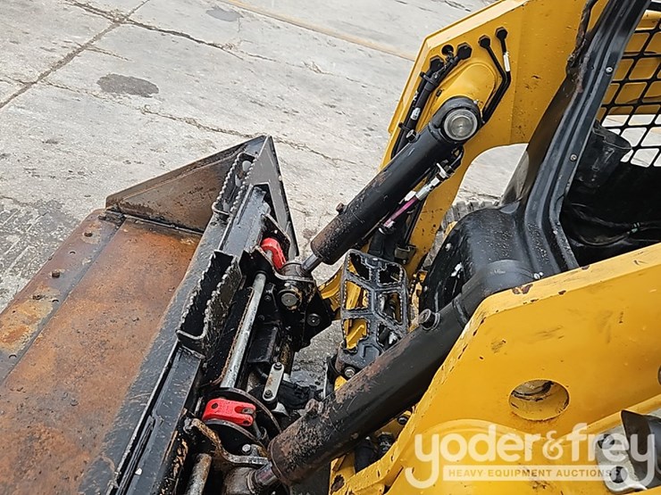 2025-caterpillar-255-image-16