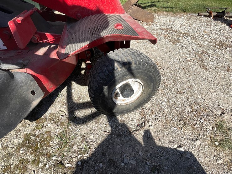 #2108-•-snapper-33"-riding-mower-image-10