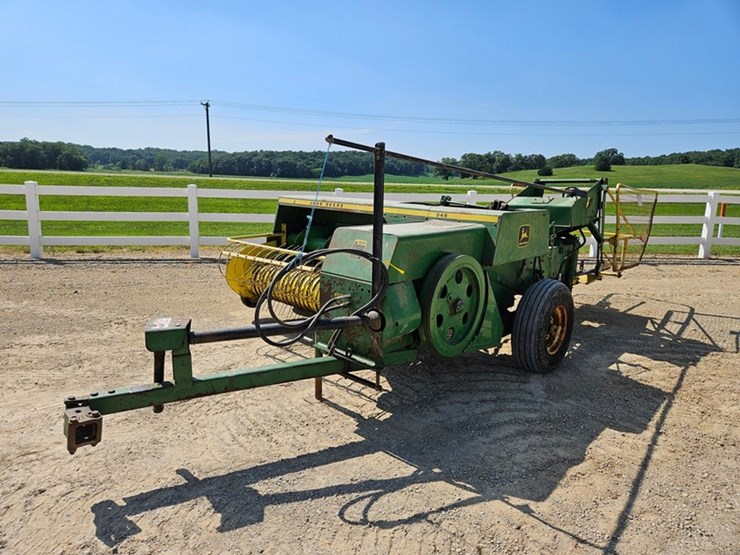 john-deere-346-image-1