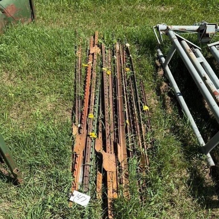T-Posts