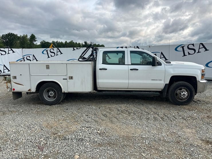 2017-chevrolet-3500hd-image-6