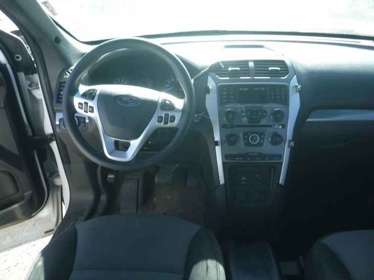 2013-ford-explorer-image-9