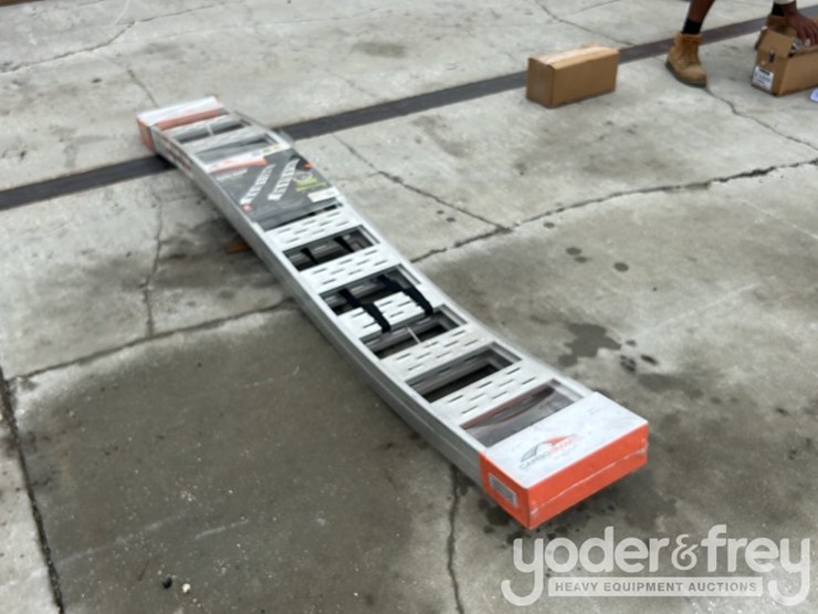 unused-cargo-ramp-set,-12"-x-90"-image-2