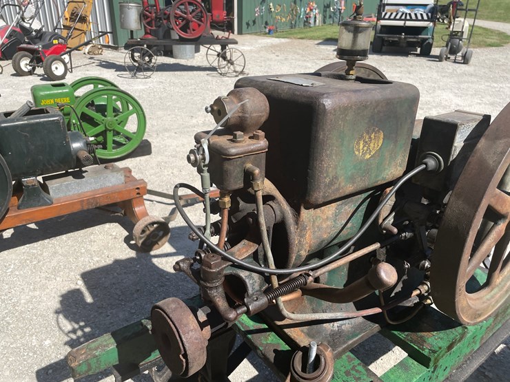 #2117-•-mccormick-deering-1-1/2-hp-gas-engine-image-4