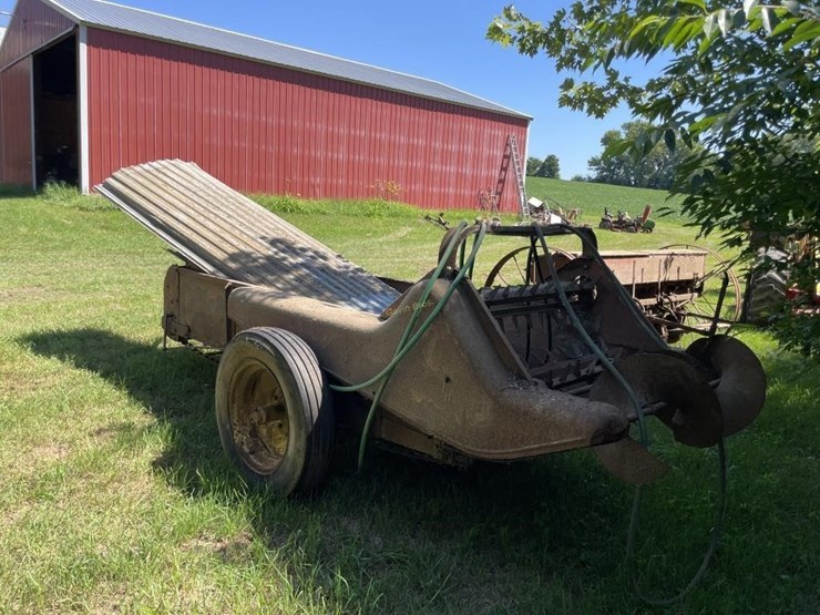 ground-driven-manure-spreader-image-4