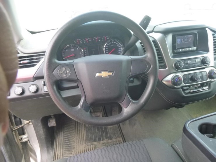 2015-chevrolet-tahoe-image-10