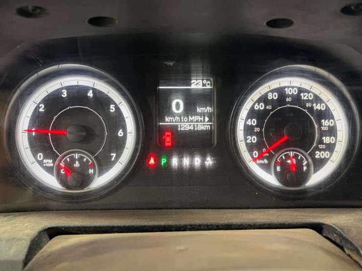 2014-dodge-1500-image-15
