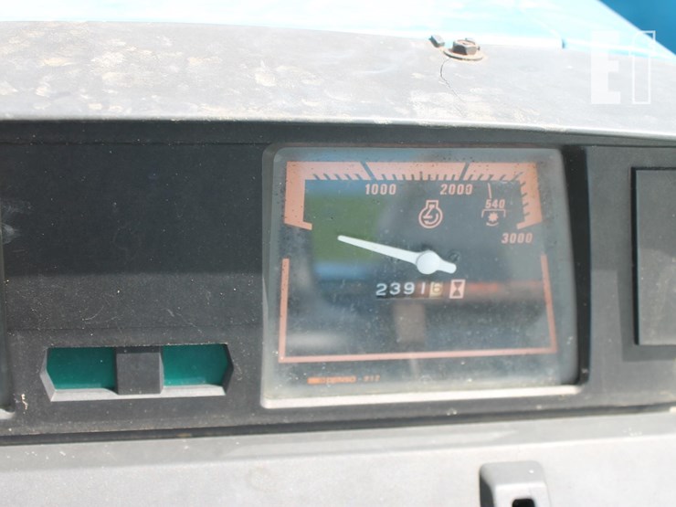ford-2120-image-10