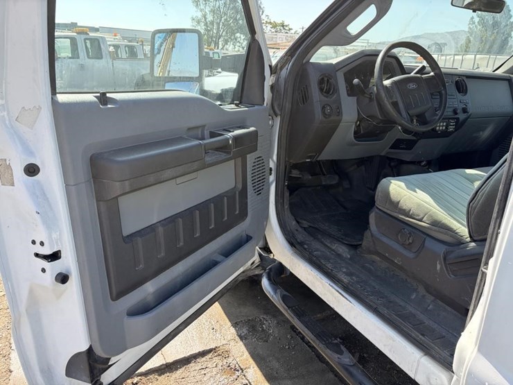2011-ford-f250-xl-image-14