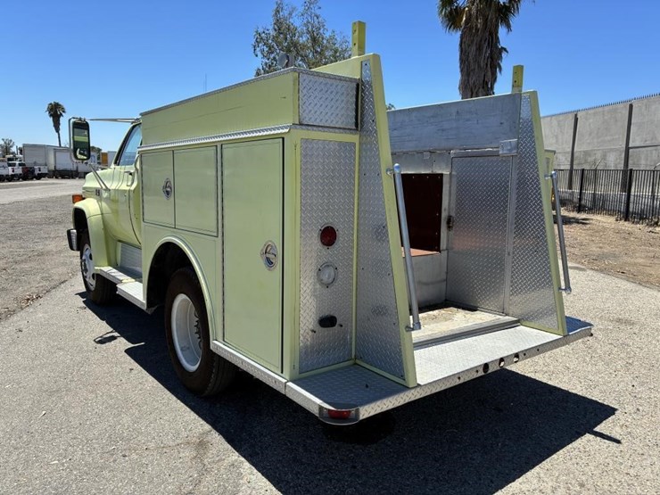 1983-gmc-c6000-firetruck-image-4