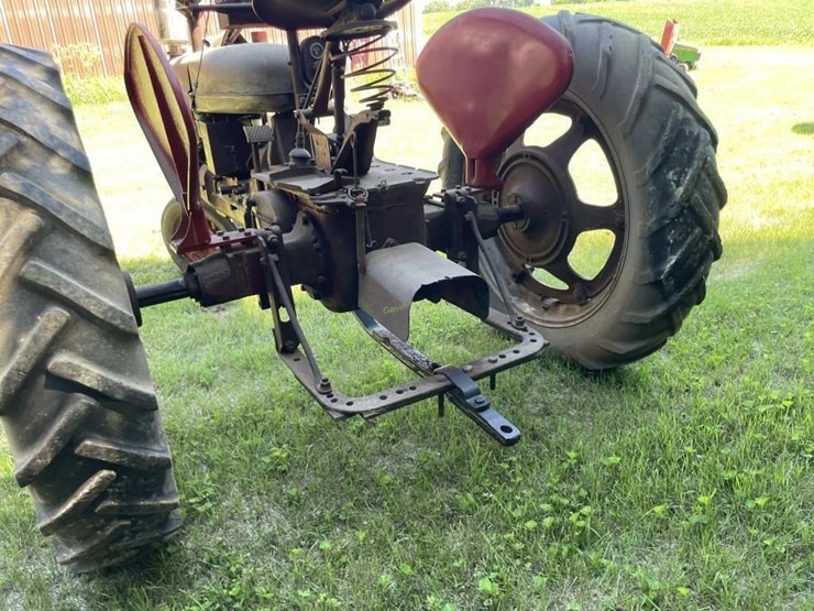 farmall-h-tractor-image-6