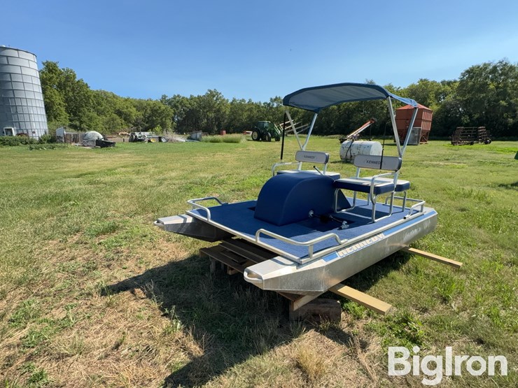 kennedy-10.5’-pedal-powered-pontoon-image-1