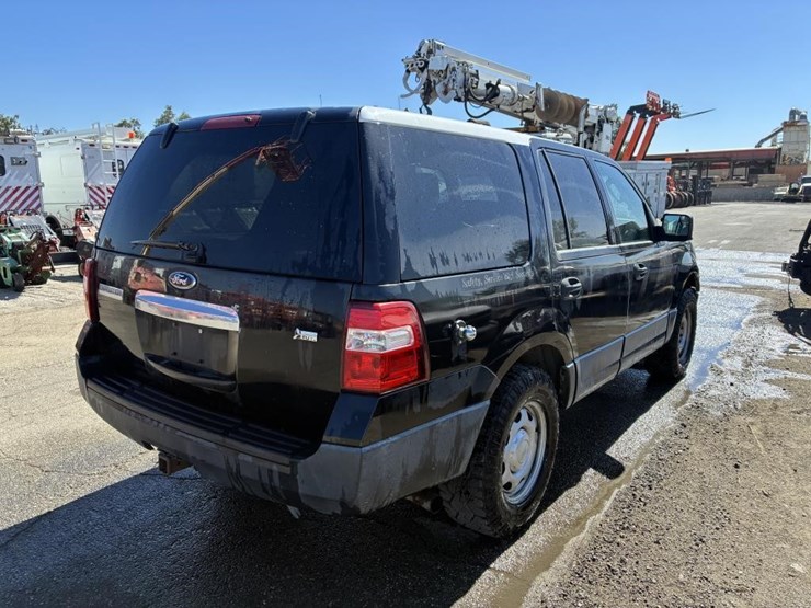 2012-ford-expedition-xlt-image-3