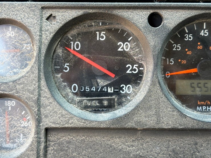 2000-freightliner-fl80-image-43