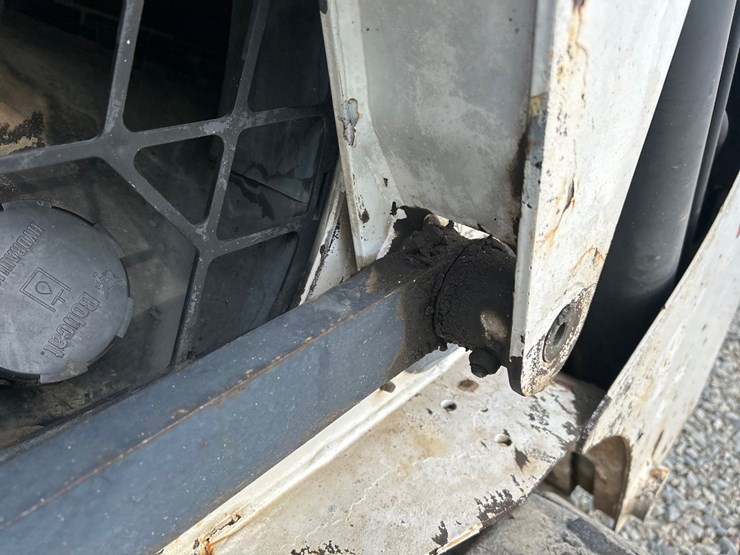 bobcat-t300-image-20