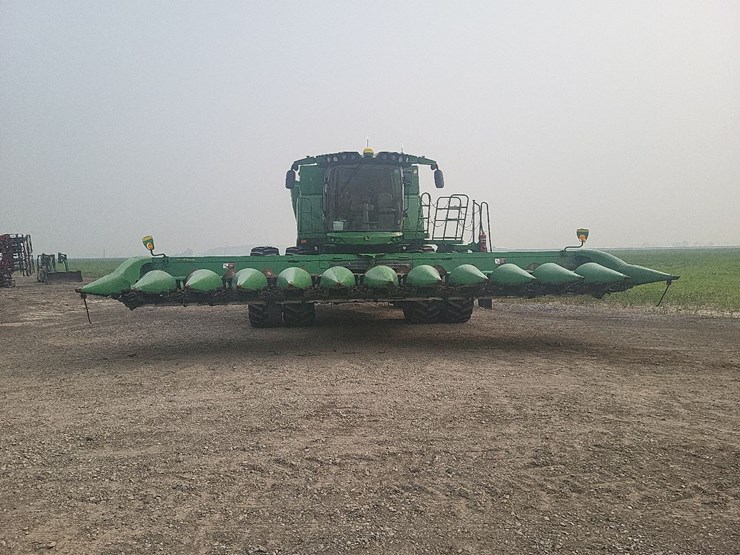 2014-john-deere-612c-corn-head---field-ready-image-3
