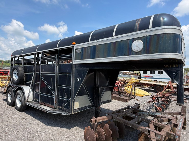 #87-•-ponderosa-14'-gooseneck-stock-trailer-image-1