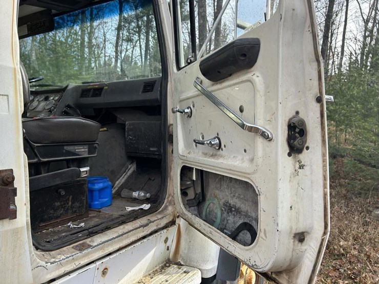 1989-ford-l9000-image-70