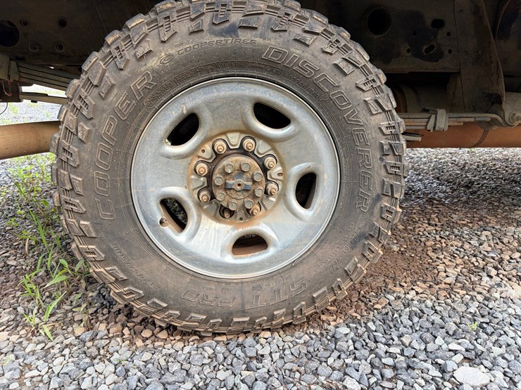 2010-chevrolet-2500-image-38