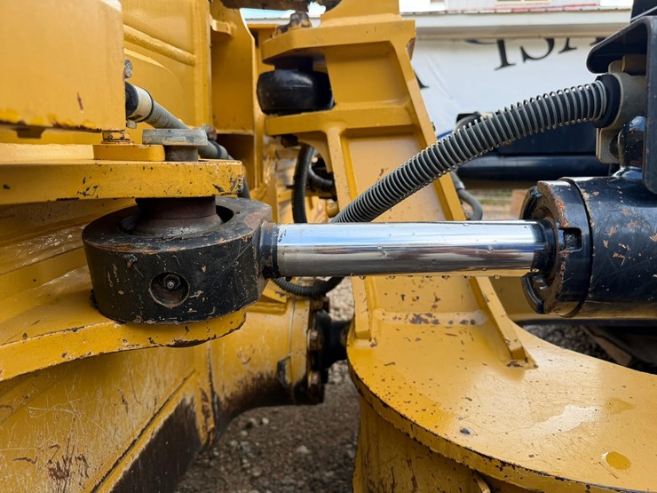 caterpillar-d6k-image-12