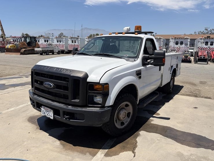 2009-ford-f350-image-1
