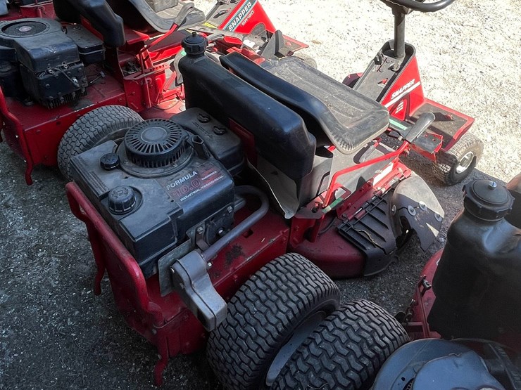 #2110-•-snapper-28"-rear-engine-lawn-mower-image-4