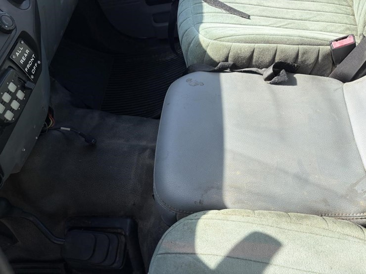 2011-ford-f250-xl-image-19