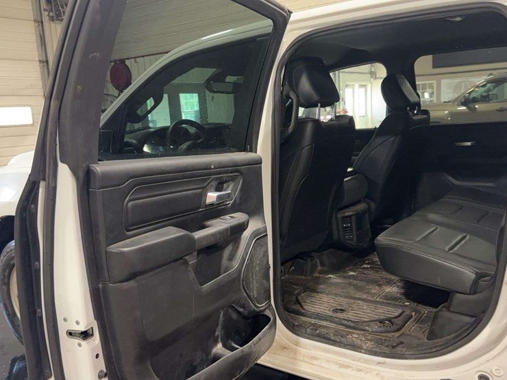 2022-dodge-1500-image-12