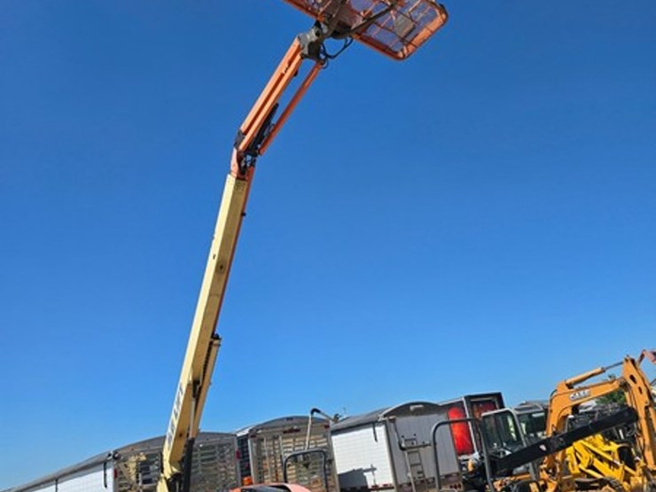 2013-jlg-600aj-image-23
