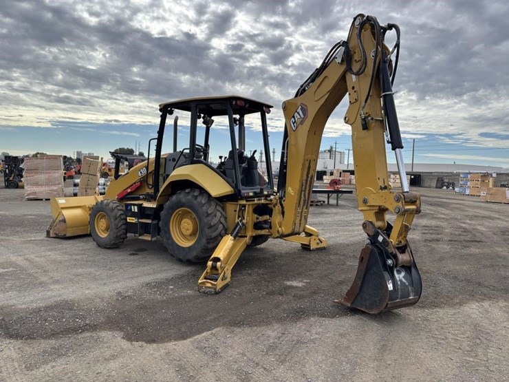 2022-caterpillar-430-image-4