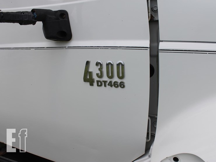 2001-international-durastar-4300-image-6