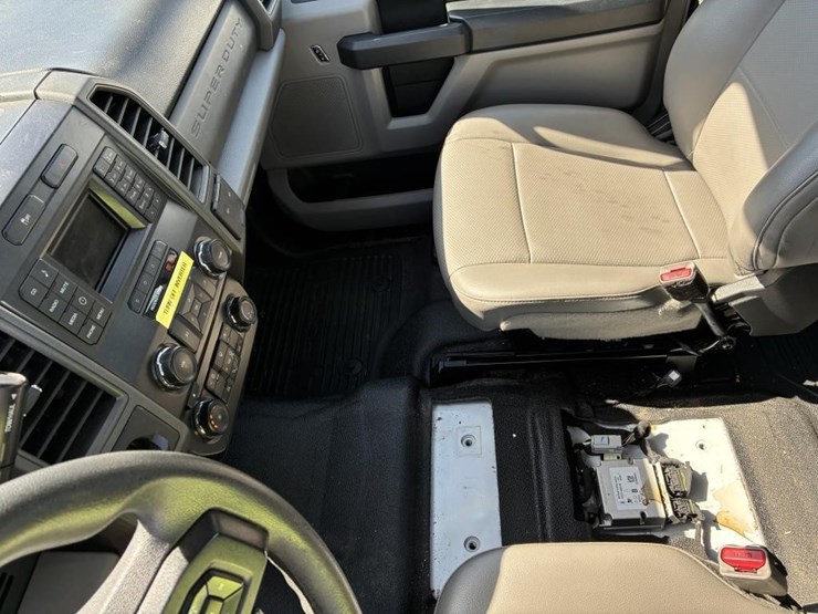 2017-ford-f250-xl-image-18