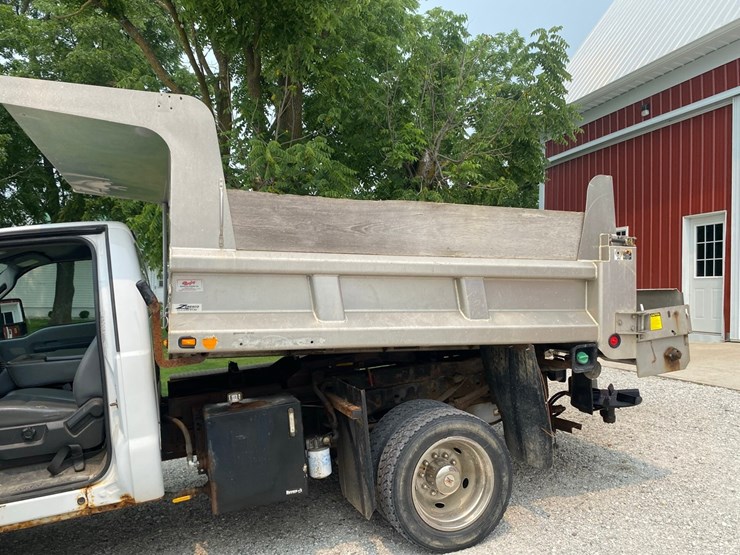 2011-ford-f550-image-55