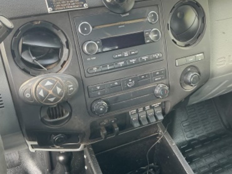 2016-ford-f550-image-25