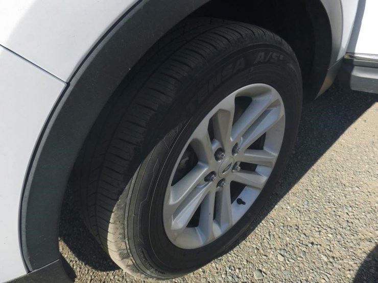 2014-ford-explorer-image-13