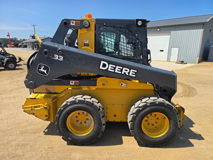 deere-330g-image-6