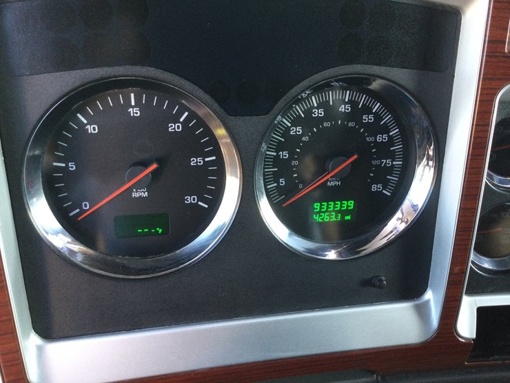 2006-kenworth-w900-image-25