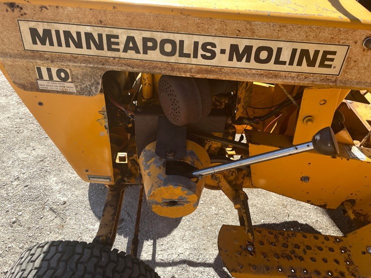 #2113-•-minneapolis-moline-110-image-13