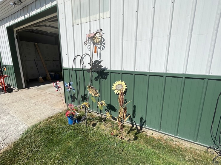 #2144-•-various-metal-yard-decorations-image-2