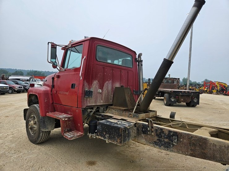 1995-ford-l8000-image-16
