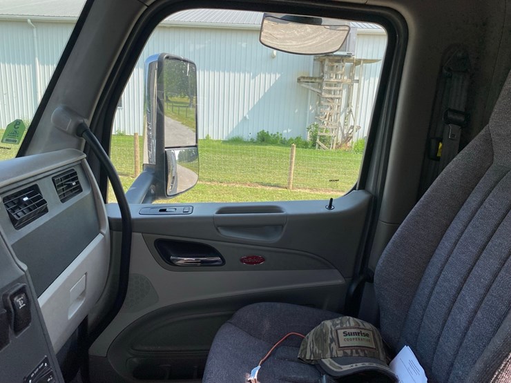 2019-peterbilt-579-image-72