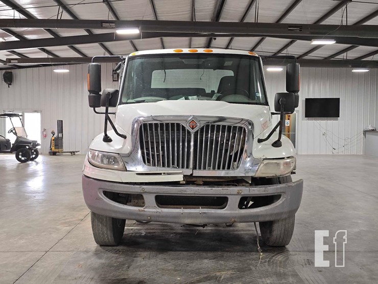 2008-international-durastar-4300-image-7