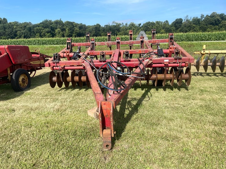 #1032-•-(9)-shank-subsoiler-image-2