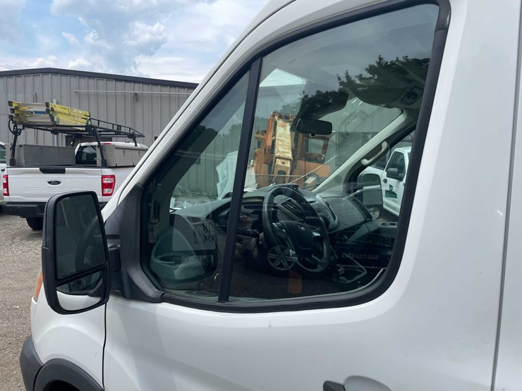 2018-ford-transit-image-40