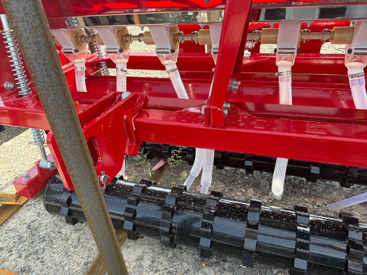 #2008-•-unused-agt-stsd10-skid-steer-seeder-stsd10260107580-inv#51813-image-8
