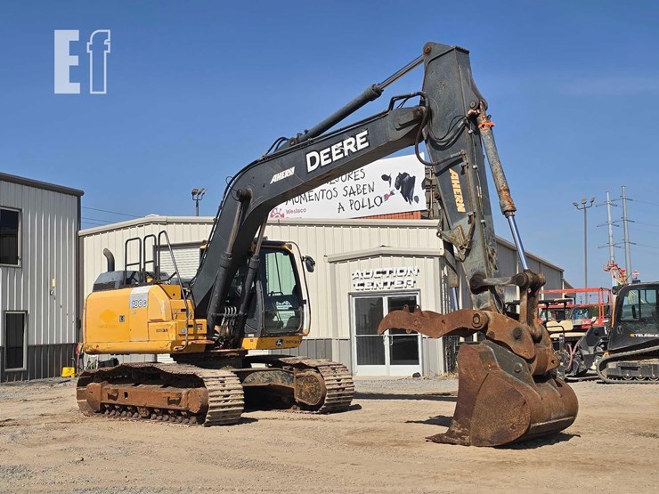 2016-deere-180g-lc-image-2